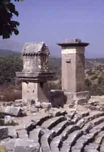 Sarkophag und Stele in Xanthos, Südtürkei